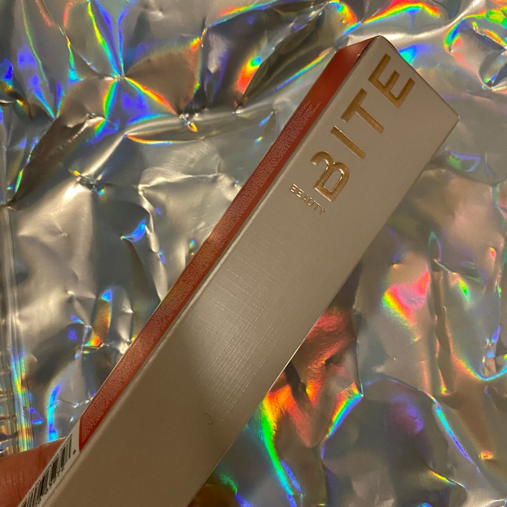 NEW FULL SIZED Bite Beauty Power Move Creamy Matte Lip Crayon in Stinger
